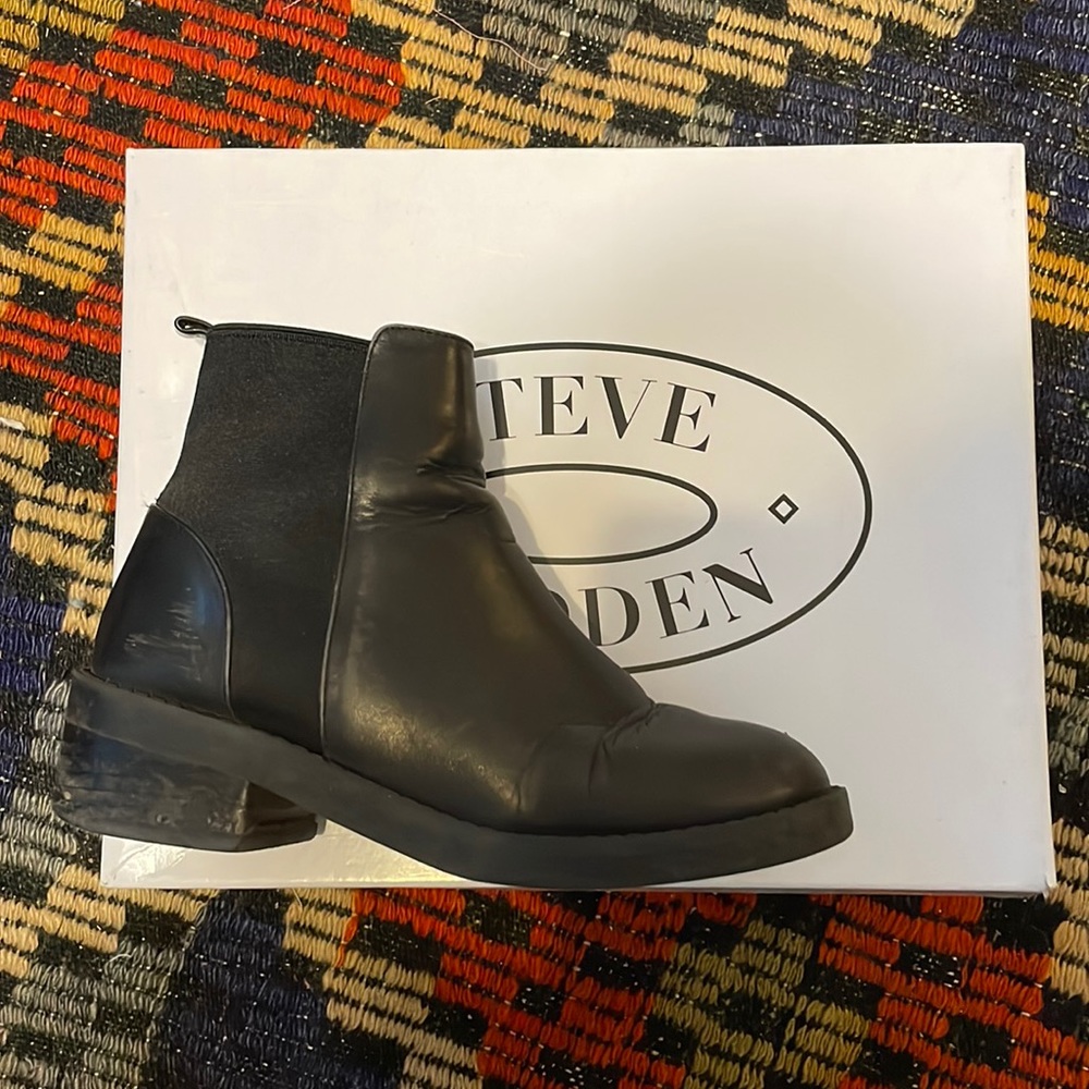 Steve Madden black chelsea boots